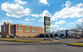 Clarion Hotel & Suites Brandon